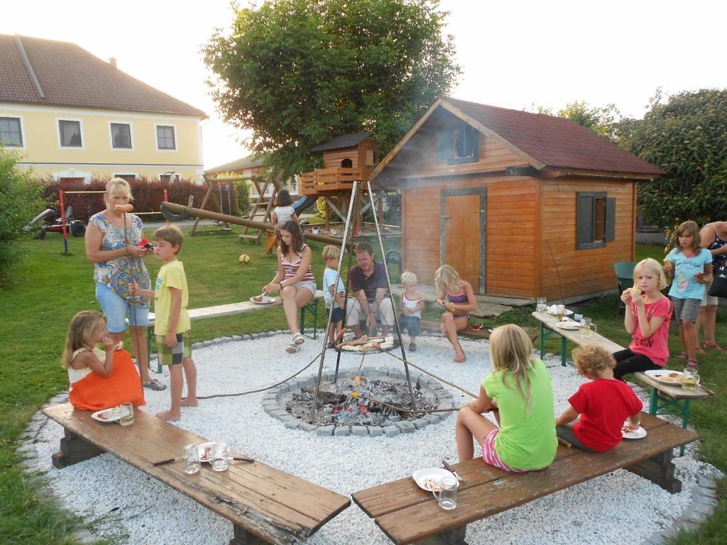 Villa Familienbauernhof Strassbauer Steinakirchen Am Forst Esterno foto