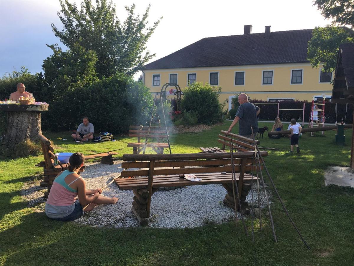 Villa Familienbauernhof Strassbauer Steinakirchen Am Forst Esterno foto